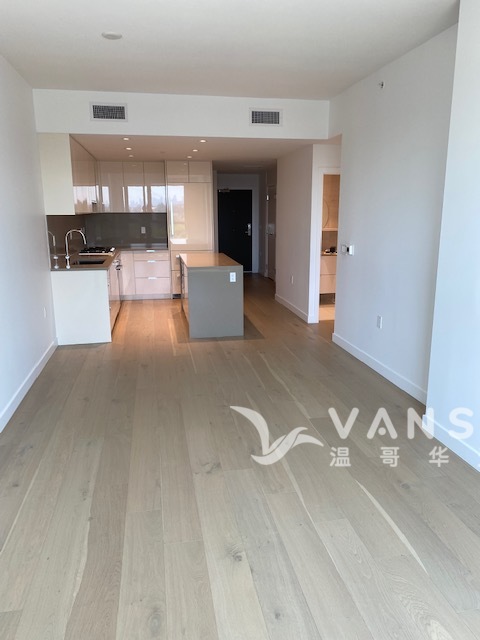 221220234045_sitting room and kitchen.jpg